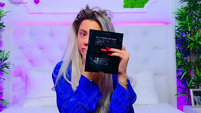 AriannaSins online show from November 2025 01:22:04 PM