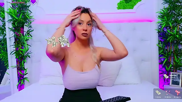 AriannaSins online show from November 2025 02:06:01 PM