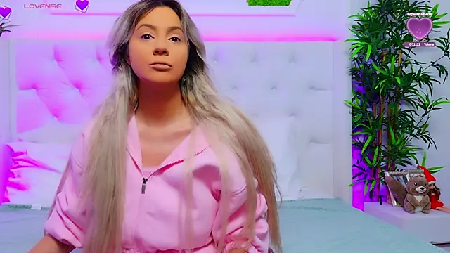 AriannaSins online show from December 2025 01:37:02 PM