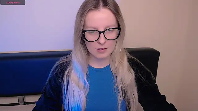 AllaLeomz online show from October 2025 07:54:02 AM