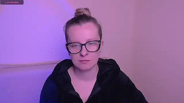 AllaLeomz online show from November 2025 07:53:01 AM