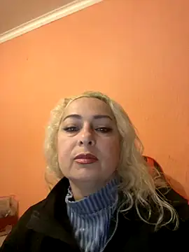 Snapshot of LunaStar3355 chatting on October 2025 07:03:02 PM LunaStar3355 online show from October 2025 07:03:02 PM