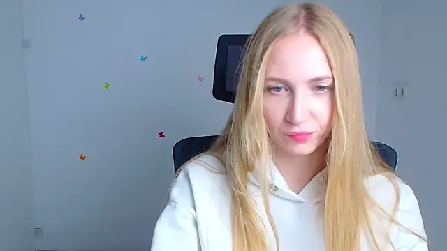 Snapshot of Emma_Moonlightt chatting on October 2025 06:25:02 PM Emma Moonlightt online show from October 2025 06:25:02 PM