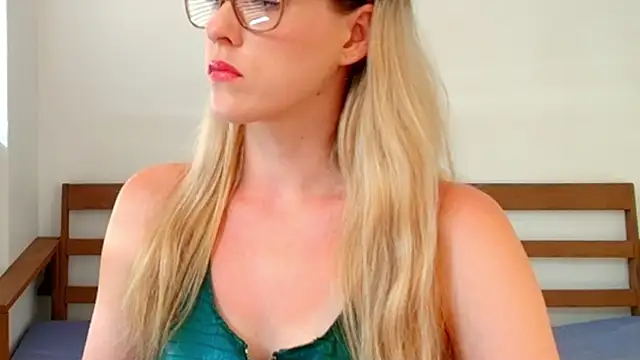 Snapshot of DemigoddessLexie chatting on January 2026 01:07:02 AM DemigoddessLexie online show from January 2026 01:07:02 AM