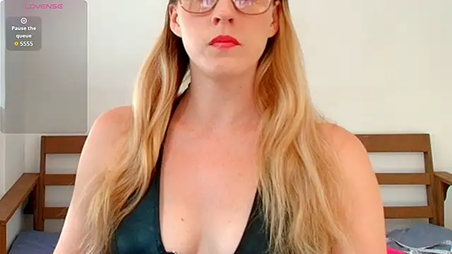 Snapshot of DemigoddessLexie chatting on February 2026 01:11:01 AM DemigoddessLexie online show from February 2026 01:11:01 AM