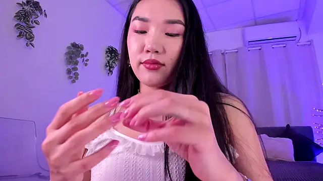 Divine Madeleine online show from June 2026 06:01:01 AM