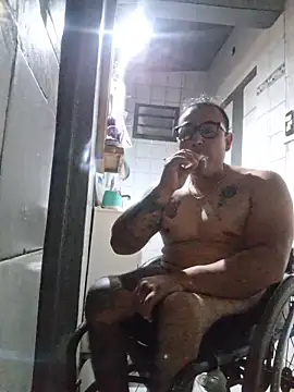 Snapshot of Rueditasss chatting on December 2025 03:33:02 AM Rueditasss online show from December 2025 03:33:02 AM