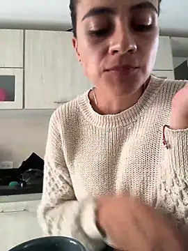 valentina herrrera online show from October 2025 08:46:02 PM