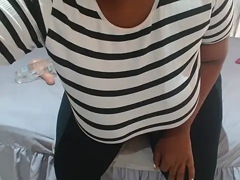 Snapshot of Monica-2701 chatting on October 2025 05:19:02 AM Monica-2701 online show from October 2025 05:19:02 AM