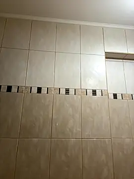 Snapshot of CrazyInTwo chatting on October 2025 06:09:01 PM CrazyInTwo online show from October 2025 06:09:01 PM