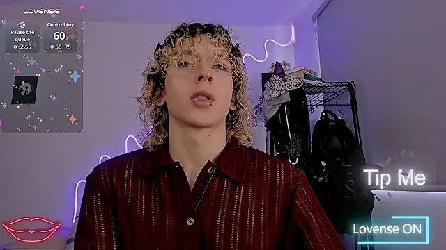 Snapshot of Lyric_Mirage chatting on March 2026 09:43:02 PM Lyric Mirage online show from March 2026 09:43:02 PM