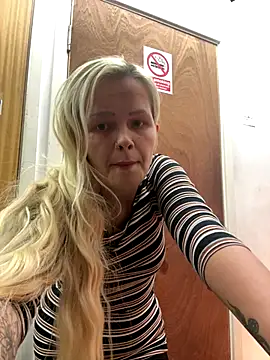 CherryXOX- online show from October 2025 10:44:01 AM