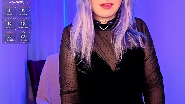 Snapshot of AleksaDivine chatting on November 2025 09:36:01 PM AleksaDivine online show from November 2025 09:36:01 PM