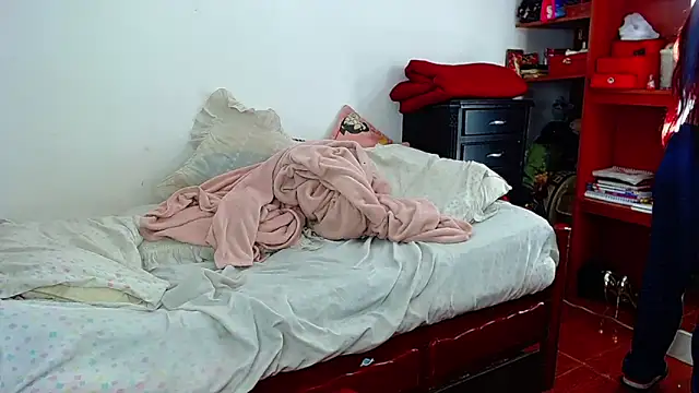 Snapshot of MariamGray1 chatting on March 2026 06:09:01 AM MariamGray1 online show from March 2026 06:09:01 AM