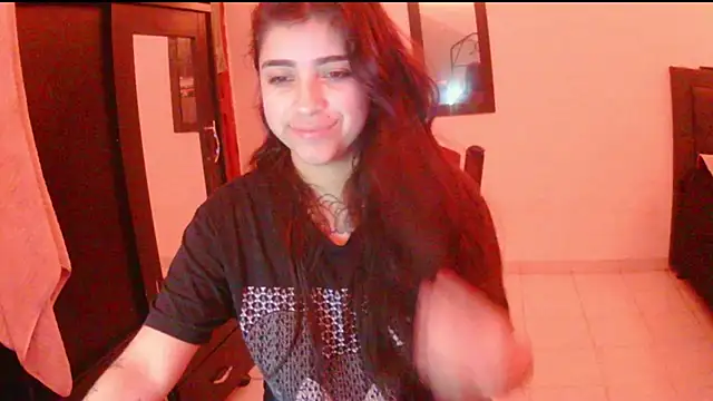 Snapshot of adri_gomez1 chatting on November 2025 10:19:01 AM adri gomez1 online show from November 2025 10:19:01 AM