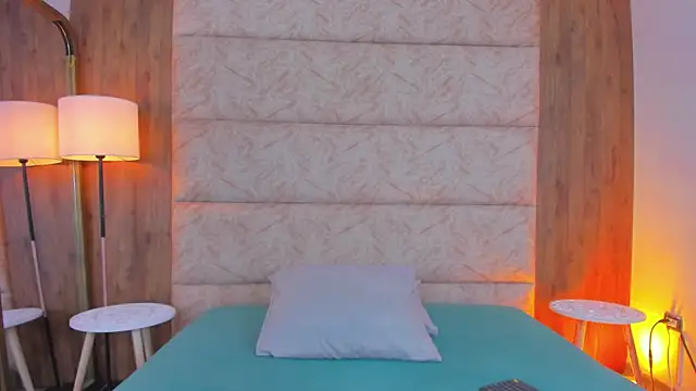 Snapshot of Antonella_Russo1 chatting on October 2025 01:18:02 PM Antonella Russo1 online show from October 2025 01:18:02 PM