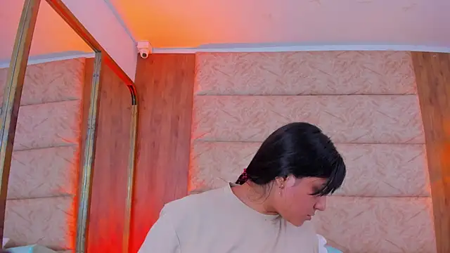 Snapshot of Antonella_Russo1 chatting on November 2025 01:00:02 PM Antonella Russo1 online show from November 2025 01:00:02 PM