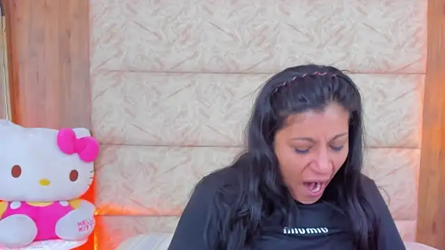 Snapshot of Antonella_Russo1 chatting on December 2025 01:16:02 PM Antonella Russo1 online show from December 2025 01:16:02 PM