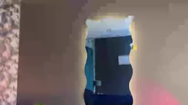 Snapshot of Aaron_Eze chatting on November 2025 08:30:02 PM Aaron Eze online show from November 2025 08:30:02 PM