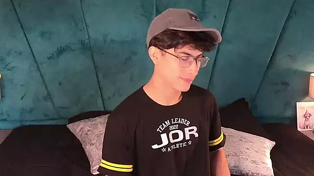 Aaron Eze online show from May 2026 02:21:02 PM