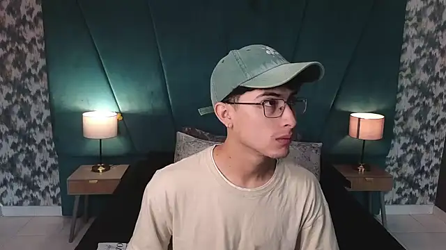 Aaron Eze online show from June 2026 12:26:02 PM