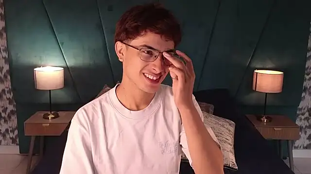 Aaron Eze online show from June 2026 01:37:01 PM