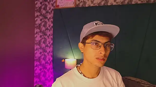 Aaron Eze online show from July 2026 12:34:01 PM