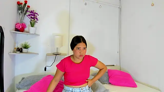 Snapshot of isa_taylorr_ chatting on November 2025 12:08:02 PM isa taylorr online show from November 2025 12:08:02 PM