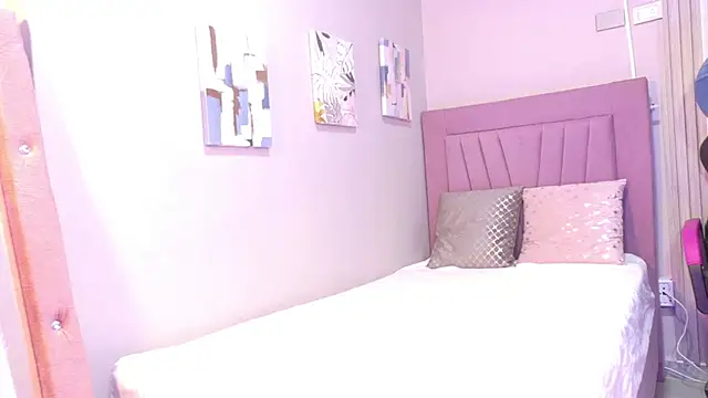 Snapshot of isa_taylorr_ chatting on December 2025 12:12:02 PM isa taylorr online show from December 2025 12:12:02 PM