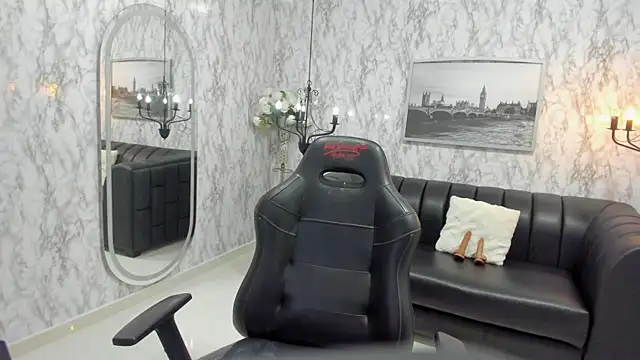 Snapshot of AlexandraMilff chatting on November 2025 11:25:02 PM AlexandraMilff online show from November 2025 11:25:02 PM