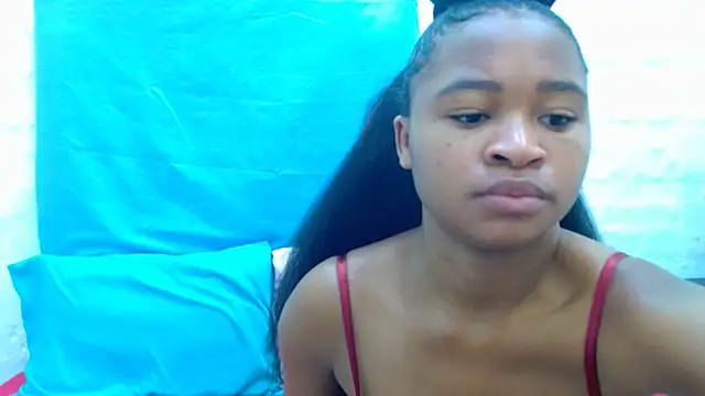 Snapshot of DaisyGirlxx chatting on March 2026 08:18:01 AM DaisyGirlxx online show from March 2026 08:18:01 AM