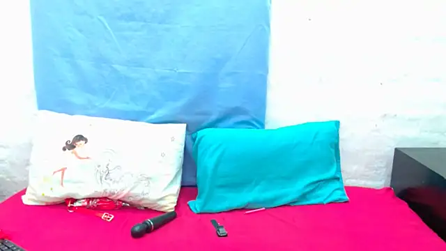 Snapshot of DaisyGirlxx chatting on March 2026 08:51:02 AM DaisyGirlxx online show from March 2026 08:51:02 AM