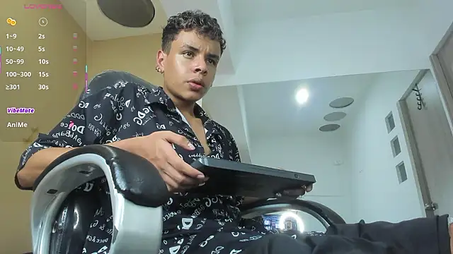 Xavier Fox    online show from March 2026 05:22:01 AM