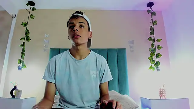 Xavier Fox    online show from March 2026 07:51:02 PM