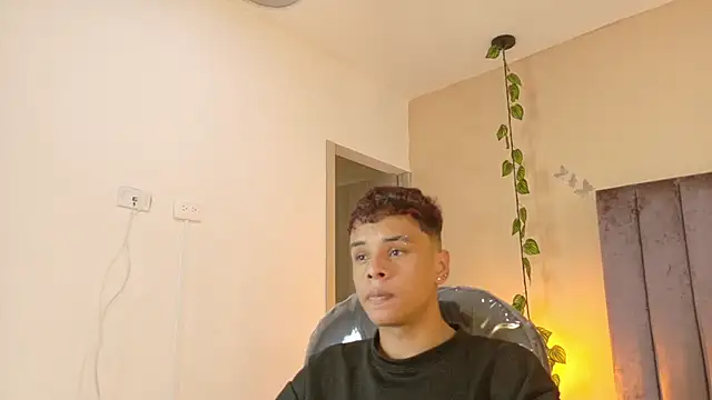 Xavier Fox    online show from March 2026 08:23:01 PM