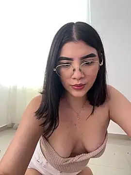 Julietalcl online show from November 2025 09:09:02 PM