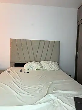 Julietalcl online show from February 2026 07:11:01 PM