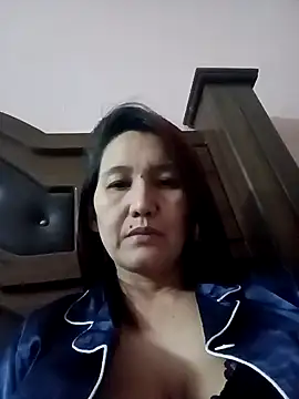 Bigtitsass81 online show from October 2025 01:00:01 PM