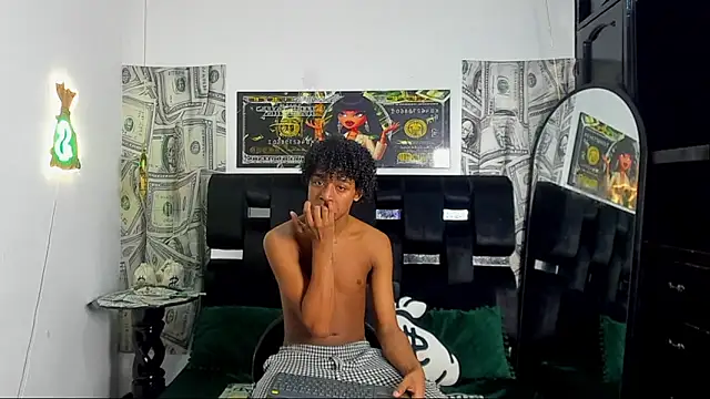 Snapshot of Latin_Femboy13 chatting on October 2025 07:46:02 PM Latin Femboy13 online show from October 2025 07:46:02 PM