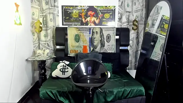 Snapshot of Latin_Femboy13 chatting on October 2025 07:32:01 PM Latin Femboy13 online show from October 2025 07:32:01 PM