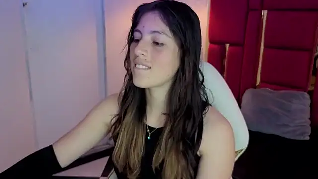 moon winy online show from February 2026 11:58:01 AM