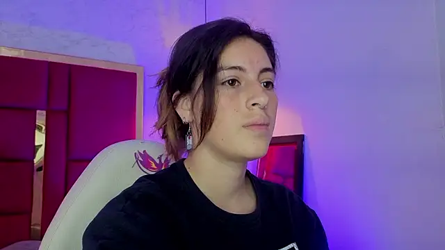 moon winy online show from February 2026 11:40:01 AM