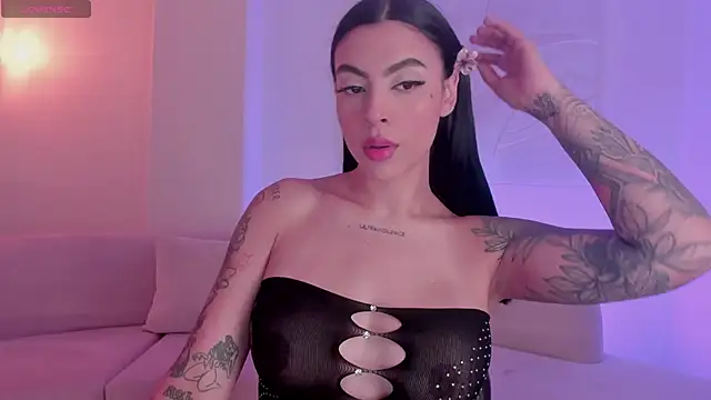 Snapshot of ChristineFord_ chatting on October 2025 12:50:01 PM ChristineFord  online show from October 2025 12:50:01 PM