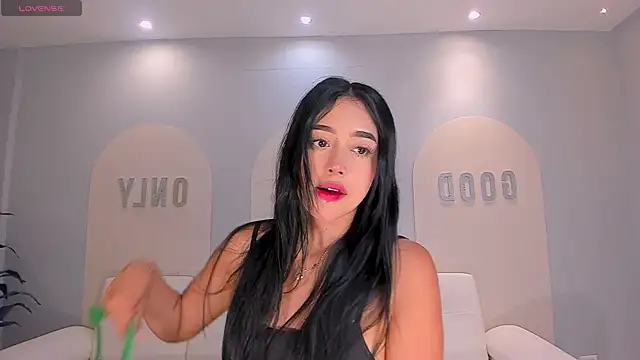 ScarlettBlaze  online show from May 2026 12:02:01 PM