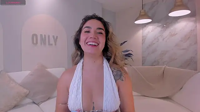 Snapshot of AnnieMonroe1 chatting on November 2025 11:54:02 AM AnnieMonroe1 online show from November 2025 11:54:02 AM