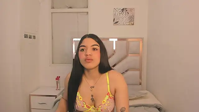Snapshot of AbrilNasty chatting on October 2025 01:12:02 PM AbrilNasty online show from October 2025 01:12:02 PM