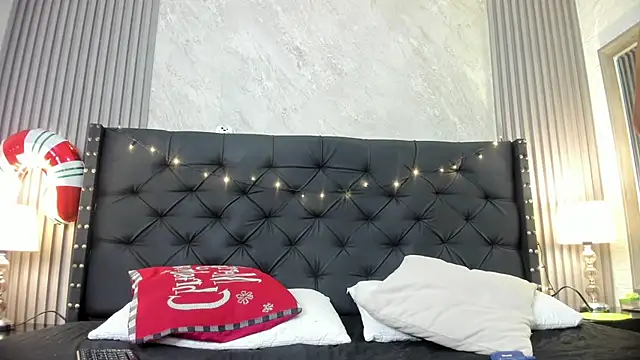 Snapshot of camila__bouzas chatting on December 2025 07:10:02 PM camila bouzas online show from December 2025 07:10:02 PM