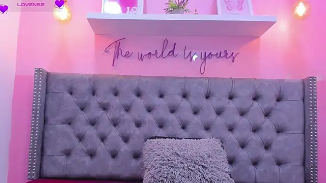 Sophiia 77 online show from April 2026 08:26:02 PM