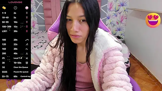 Snapshot of AdelaidaManson18 chatting on December 2025 03:13:01 AM AdelaidaManson18 online show from December 2025 03:13:01 AM