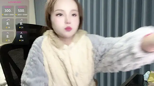 Snapshot of Momo-999 chatting on November 2025 05:46:01 PM Momo-999 online show from November 2025 05:46:01 PM